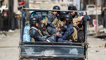 Tropas iraquíes registran los barriso