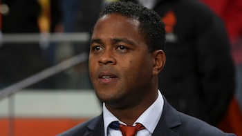 Patrick Kluivert se desempeña como