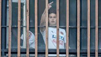 El desafiante gesto de James