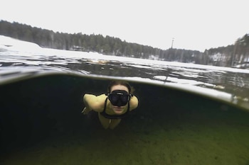 Johanna Nordbland bajo el agua