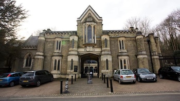 El frente de Highgate West