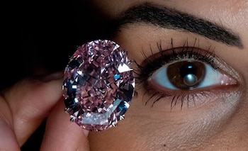 La piedra rosa es 100%