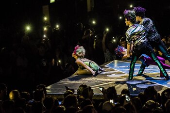 Los artistas y los flashes