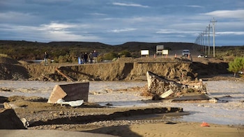 El puente que une Caleta