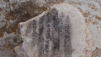 El bloque con jeroglíficos hallado