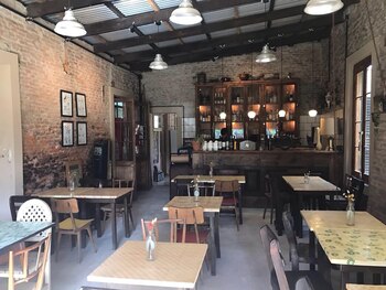 Pueblo Escondido, casa de picadas