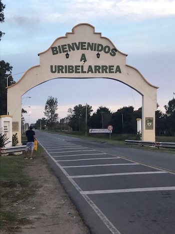Entrada a Uribelarrea, Partido de