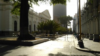 Además de la instalación de la tarima, el chavismo convocó a una movilización hasta las cercanías del Parlamento
