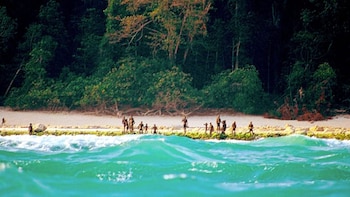 Isla Sentinel del Norte, en el Golfo de Bengala. Es administrada por India, pero las autoridades no pueden entablar un vínculo con sus peligrosos habitantes (Christian Caron)
