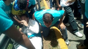 La Guardia Nacional Bolivariana impidió el paso de los manifestantes (@VenteVenezuela)