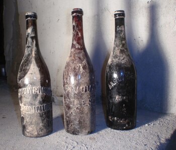 Las tres botellas centenarias encontradas