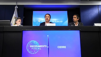 Alberto Abad y Nicolás Dujovne ahora administrarán una economía con menos informalidad (NA)