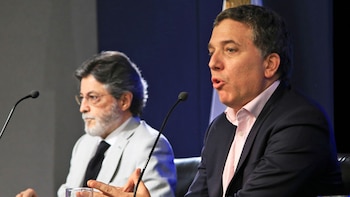 El titular de la AFIP, Alberto Abad, junto al ministro de Hacienda, Nicolás Dujovne, destacó que el 96% del blanqueo correspondió a personas físicas (NA)
