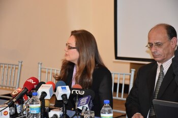 Ruth Hidalgo, directora de Participación Ciudadana y Jorge Arroba, del equipo de matemáticos de la organización dicen que el domingo hubo un empate técnico.