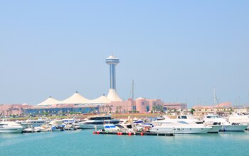 Marina Bay, en Abu Dhabi, un lugar para conocer (istock)