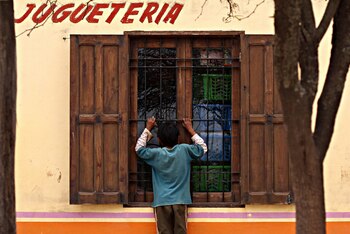 “Juguetería” de Eduardo Correa Luna