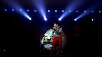 Walter Romero sobre el escenario