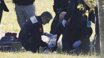 Autoridades desentierran uno de los