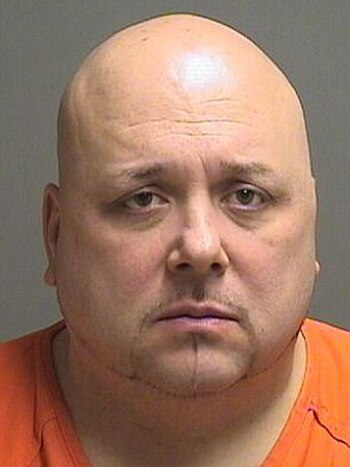 Robert Seman Jr. violó en