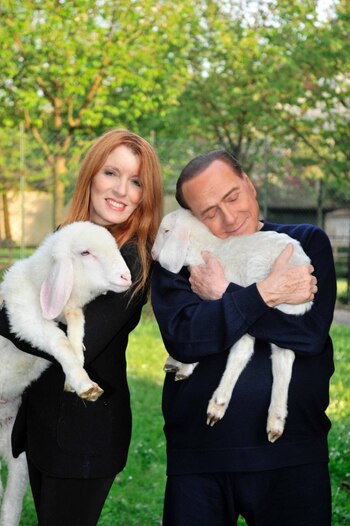 Silvio Berlusconi junto con Michela