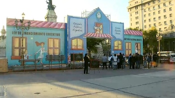 La escuela itinerante que se