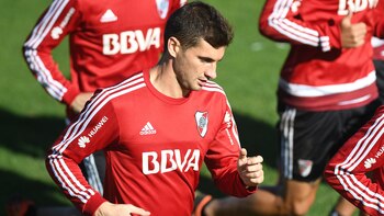Lucas Alario podría continuar en