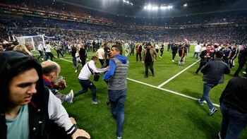 Los seguidores del Lyon escaparon