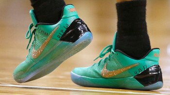 Thomas incluyó un mensaje en