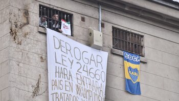 Una de las banderas contra