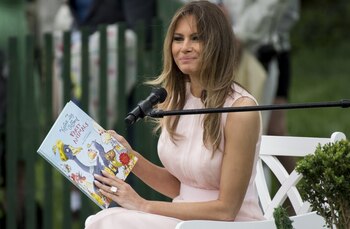 Melania leyó un cuento infantil