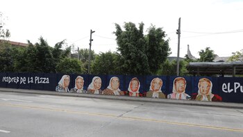 El mural vandalizado, sobre la calle Mujeres Argentinas (Prensa Municipalidad de Avellaneda)