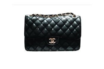 Timeless de Chanel, negra con