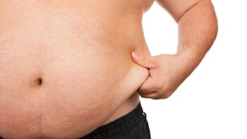 Consiste en succionar la grasa