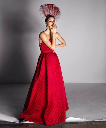 Kendall Jenner es la musa de grandes diseñadores de la moda y la figura de portada de la edición de mayo de Harper’s Bazaar US