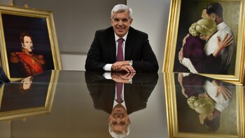 Julián Dominguez (Adrián Escandar)