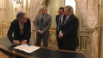 La firma del acuerdo reduce