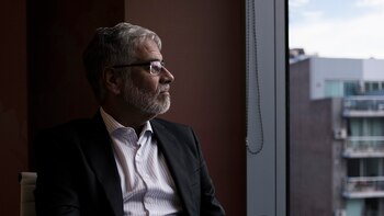 Roberto Feletti con una mirada