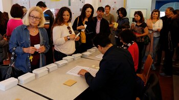 Los dos candidatos más votados en la primera vuelta pasarán a la segunda, que tendrá lugar el próximo 7 de mayo