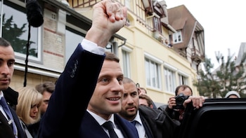 Emmanuel Macron queda bien perfilado