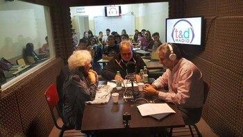 Filmus, junto a Estela de Carlotto y Daniel Miguez, con quien hace un programa radial