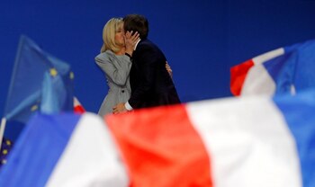 Macron con su esposa Brigitte