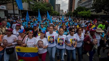 La oposición exige al CNE