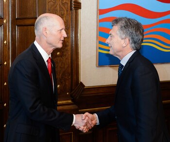 El gobernador de Florida, Rick