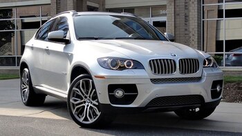 La camioneta BMW X6