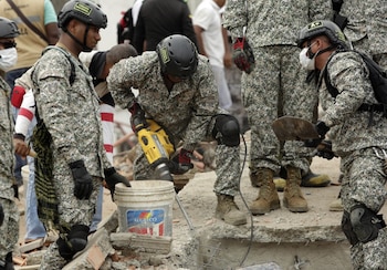 Autoridades buscan sobrevivientes. (EFE)