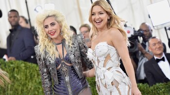 Lady Gaga Y Kate Hudson en la gala de 2016