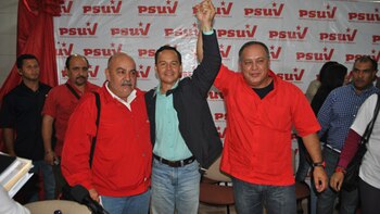 Vielma Mora con Cabello