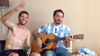 Grimi con su amigo Santiago