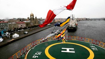 La cubierta y helipuerto del