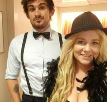 Cassie Sainsbury y su novio